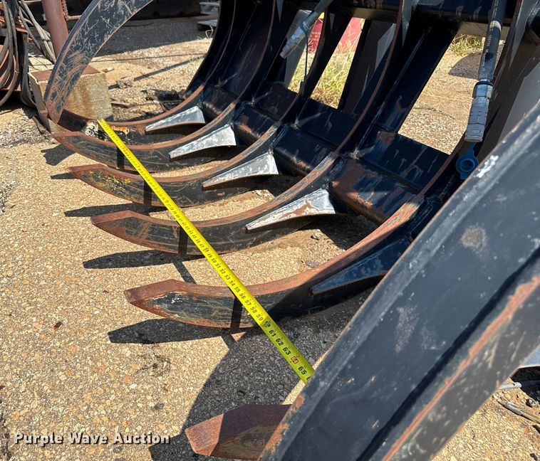 image for item EV1772 Caterpillar 6015C wheel loader grapple bucket