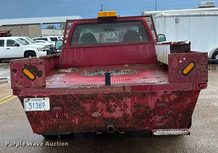 image for item EV1774 1999 Ford F350 Super Duty flatbed pickup truck