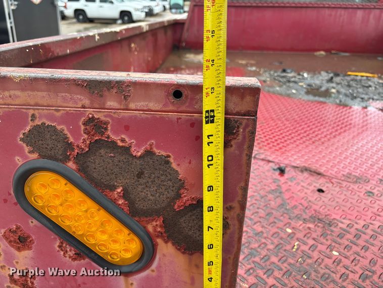 image for item EV1774 1999 Ford F350 Super Duty flatbed pickup truck