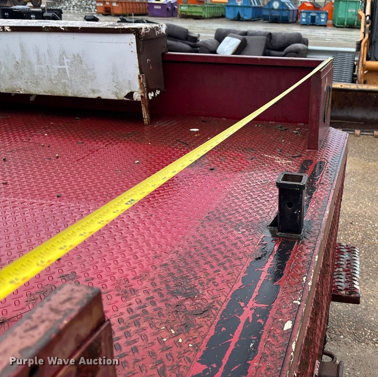 image for item EV1774 1999 Ford F350 Super Duty flatbed pickup truck