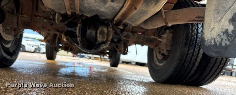 image for item EV1774 1999 Ford F350 Super Duty flatbed pickup truck