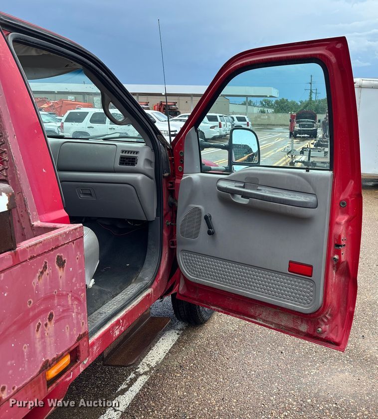 image for item EV1774 1999 Ford F350 Super Duty flatbed pickup truck