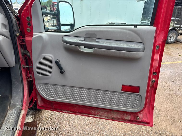 image for item EV1774 1999 Ford F350 Super Duty flatbed pickup truck