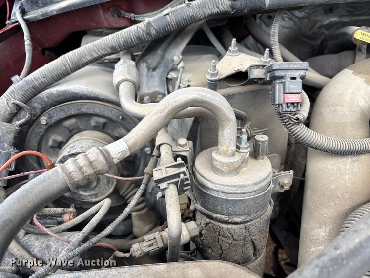 image for item EV1774 1999 Ford F350 Super Duty flatbed pickup truck