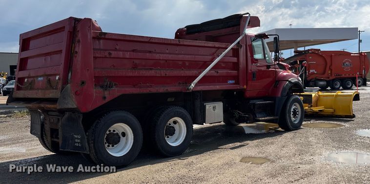 image for item EV1776 2013 International Workstar 7400 dump truck