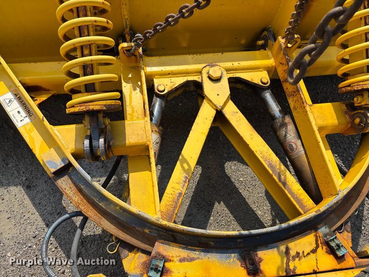 image for item EV1776 2013 International Workstar 7400 dump truck