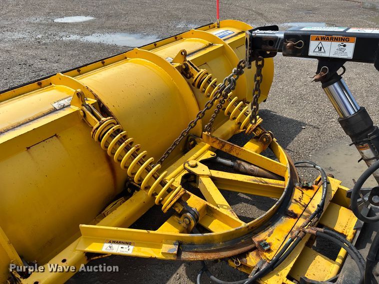 image for item EV1776 2013 International Workstar 7400 dump truck