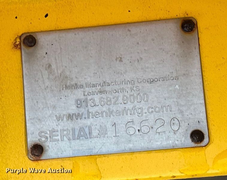 image for item EV1776 2013 International Workstar 7400 dump truck