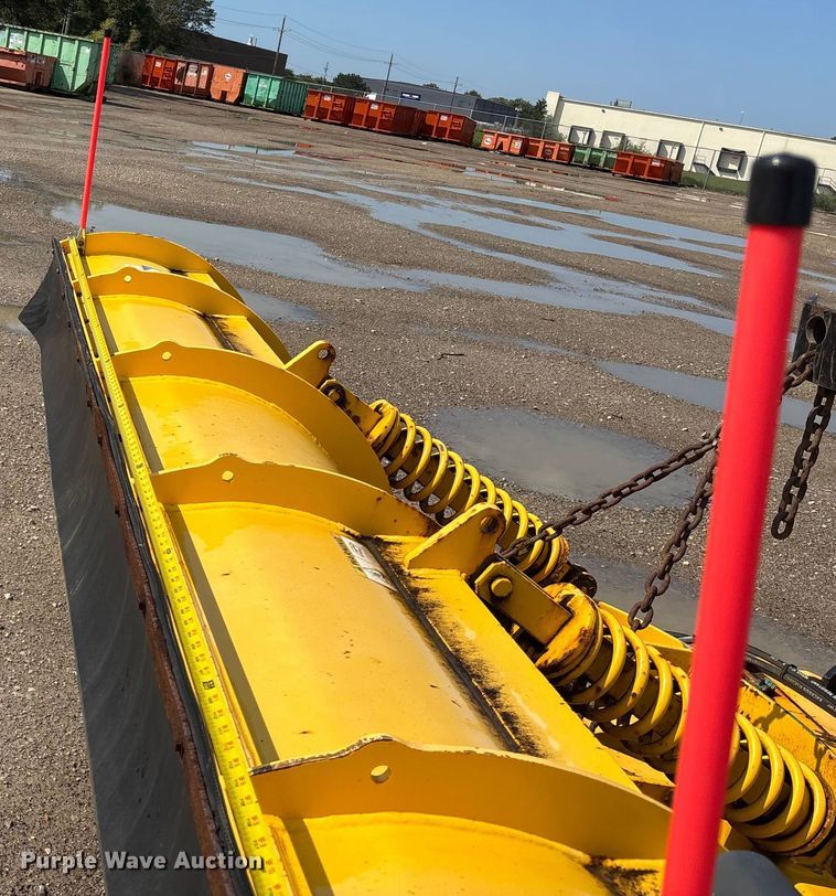 image for item EV1776 2013 International Workstar 7400 dump truck