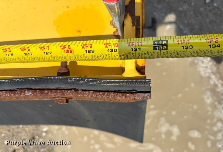 image for item EV1776 2013 International Workstar 7400 dump truck