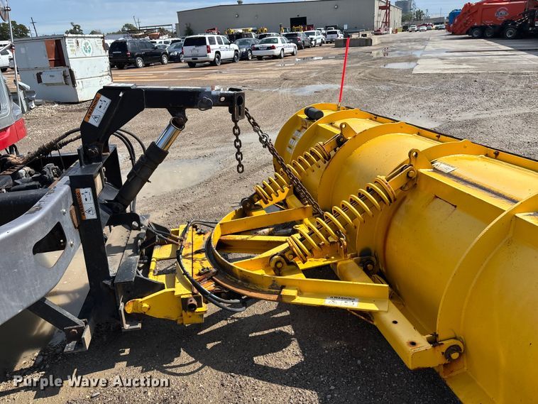 image for item EV1776 2013 International Workstar 7400 dump truck