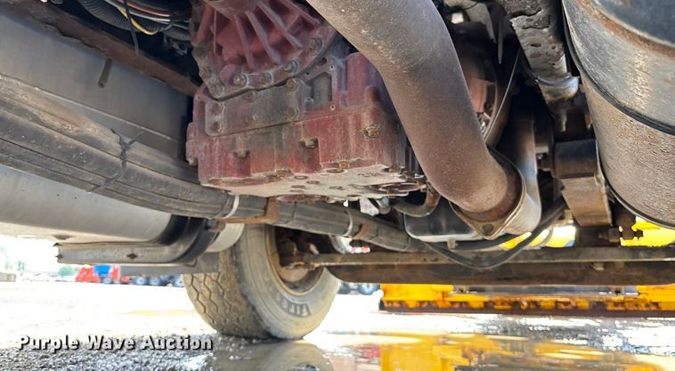 image for item EV1776 2013 International Workstar 7400 dump truck