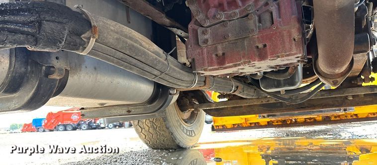 image for item EV1776 2013 International Workstar 7400 dump truck