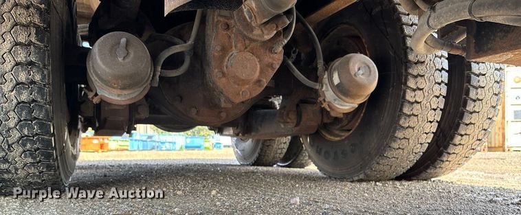 image for item EV1776 2013 International Workstar 7400 dump truck