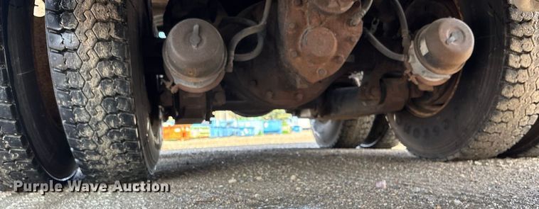 image for item EV1776 2013 International Workstar 7400 dump truck