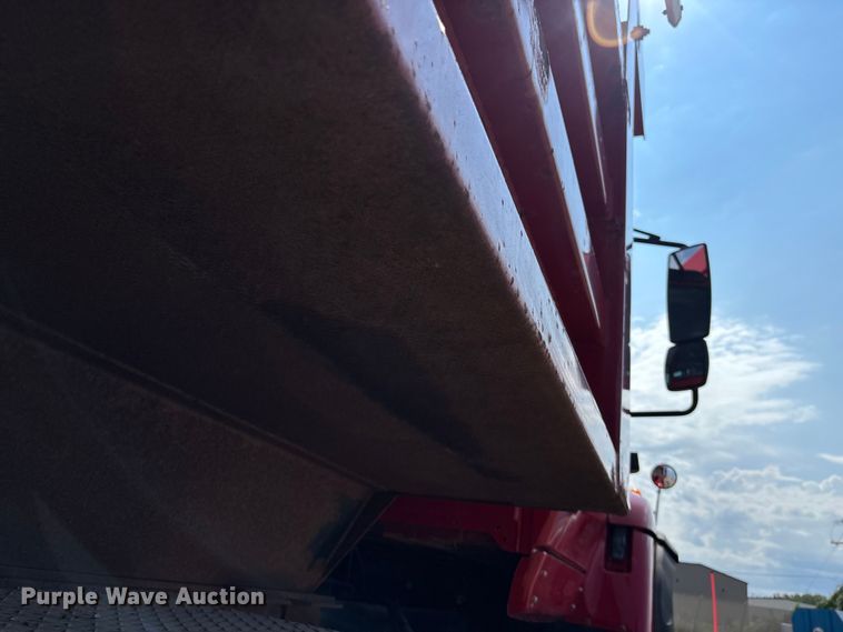 image for item EV1776 2013 International Workstar 7400 dump truck