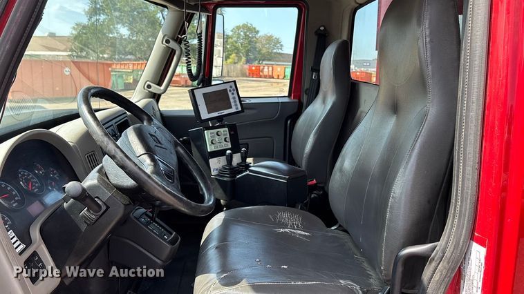 image for item EV1776 2013 International Workstar 7400 dump truck