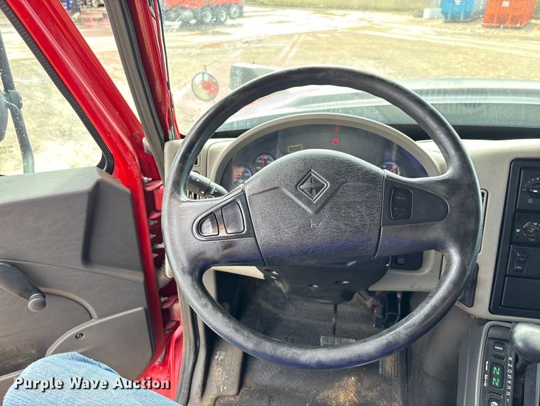 image for item EV1776 2013 International Workstar 7400 dump truck