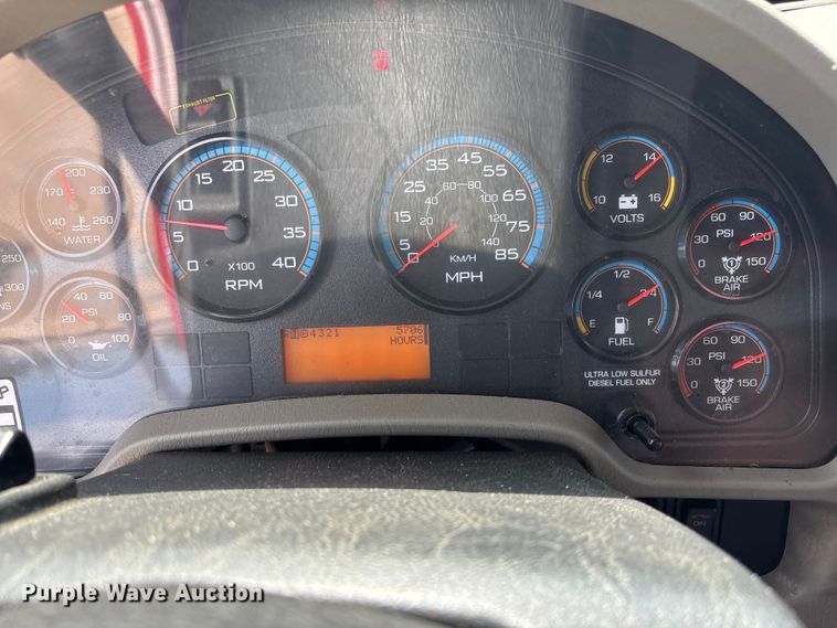 image for item EV1776 2013 International Workstar 7400 dump truck