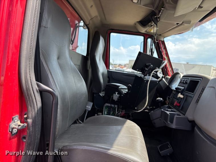 image for item EV1776 2013 International Workstar 7400 dump truck