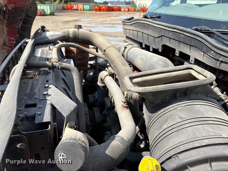 image for item EV1776 2013 International Workstar 7400 dump truck