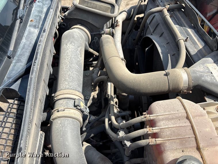 image for item EV1776 2013 International Workstar 7400 dump truck