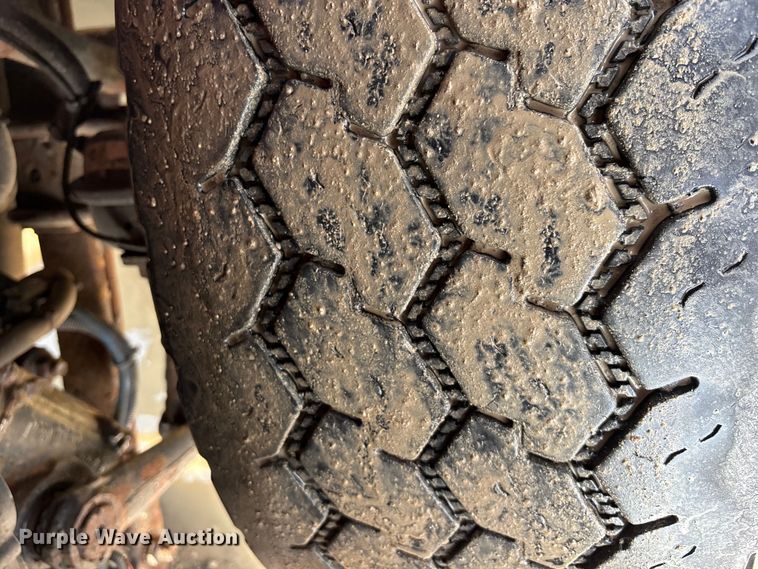 image for item EV1776 2013 International Workstar 7400 dump truck