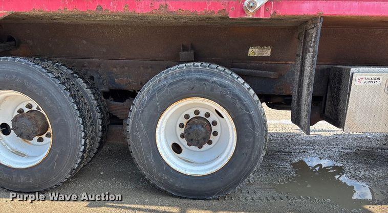 image for item EV1776 2013 International Workstar 7400 dump truck