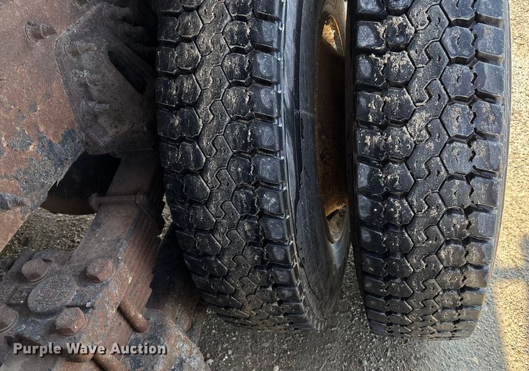 image for item EV1776 2013 International Workstar 7400 dump truck