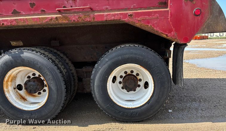 image for item EV1776 2013 International Workstar 7400 dump truck