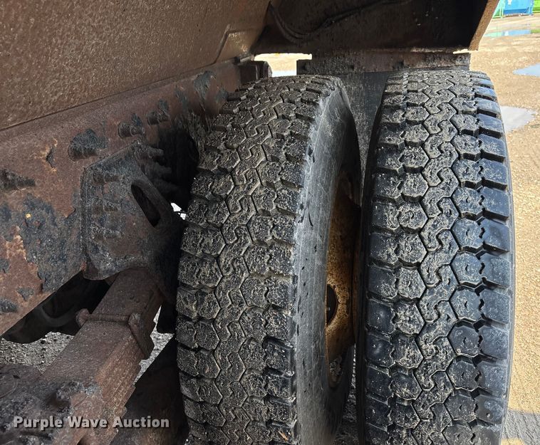 image for item EV1776 2013 International Workstar 7400 dump truck