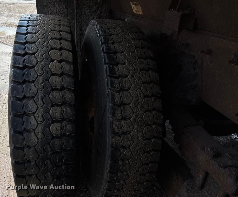 image for item EV1776 2013 International Workstar 7400 dump truck