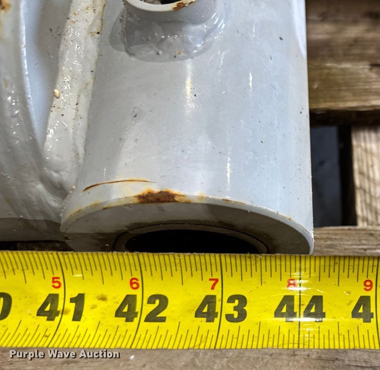 image for item EV1784 (3) hydraulic cylinders