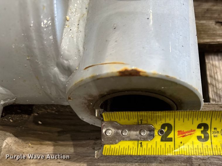 image for item EV1784 (3) hydraulic cylinders