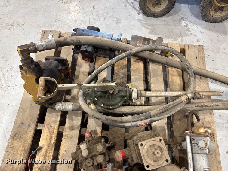 image for item EV1788 Hydraulic pumps