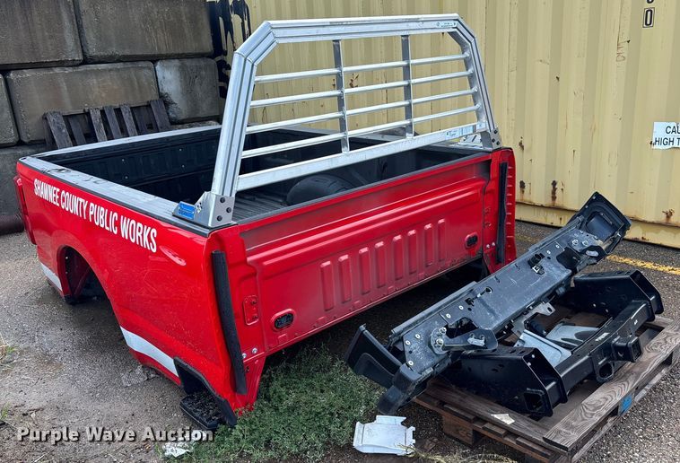 image for item EV1792 Ford F250 pickup truck bed