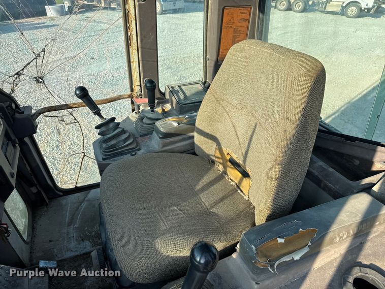 image for item EV1799 1997 Fiat-Hitachi FL145 track loader