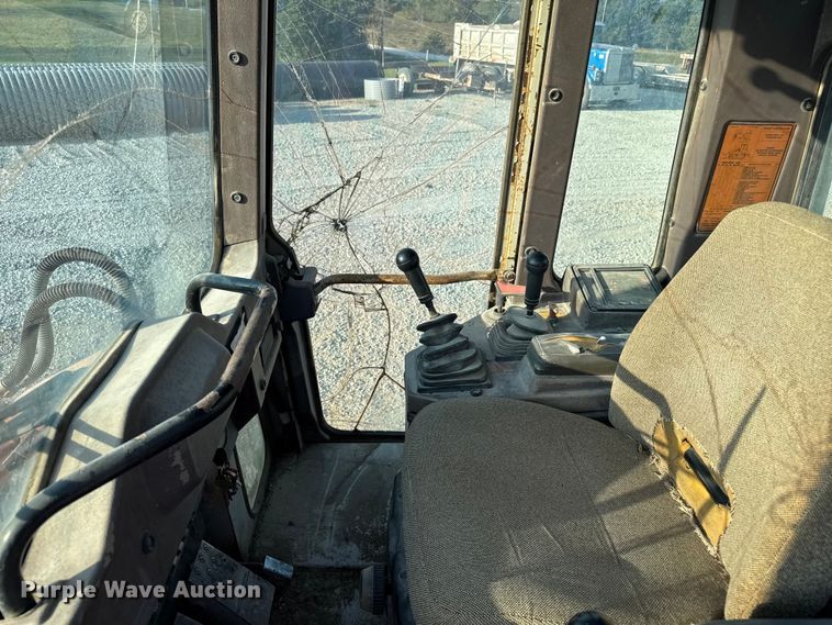 image for item EV1799 1997 Fiat-Hitachi FL145 track loader