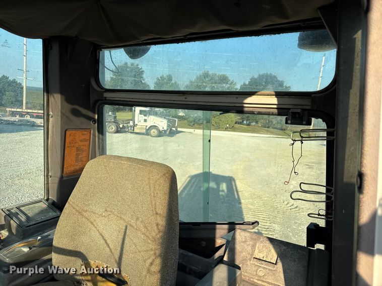 image for item EV1799 1997 Fiat-Hitachi FL145 track loader