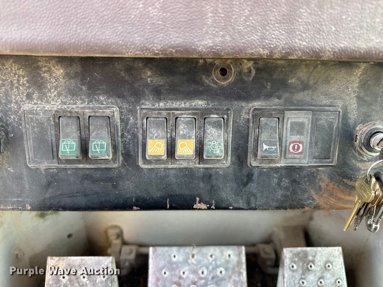 image for item EV1799 1997 Fiat-Hitachi FL145 track loader