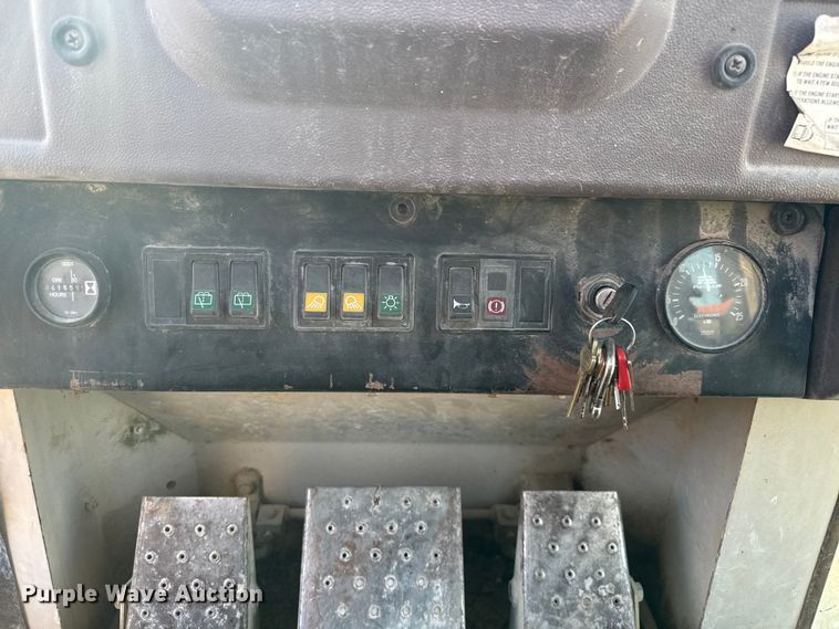 image for item EV1799 1997 Fiat-Hitachi FL145 track loader