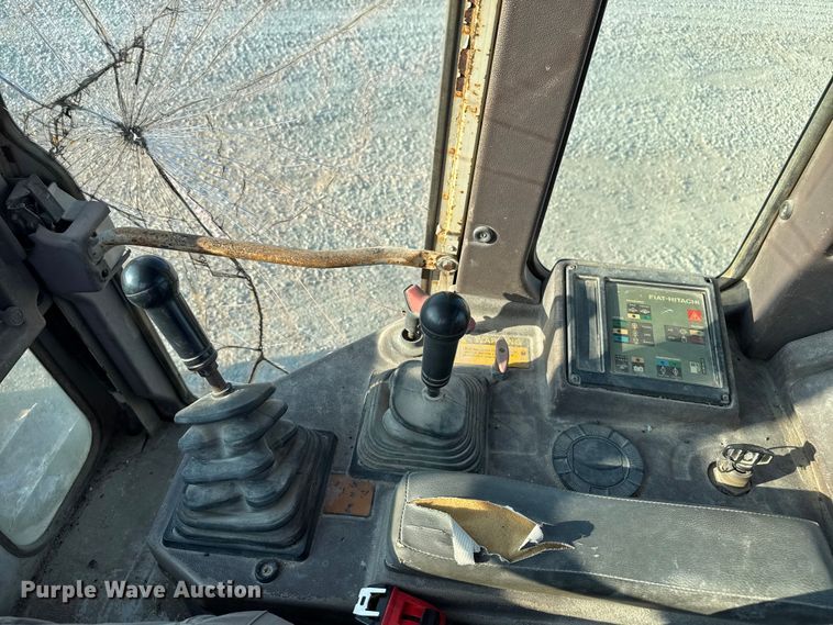 image for item EV1799 1997 Fiat-Hitachi FL145 track loader