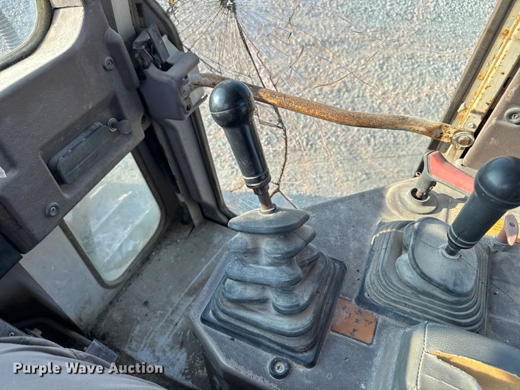 image for item EV1799 1997 Fiat-Hitachi FL145 track loader