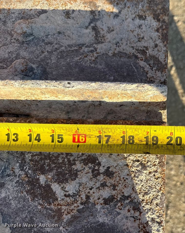 image for item EV1799 1997 Fiat-Hitachi FL145 track loader