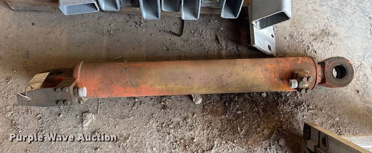 image for item EV1799 1997 Fiat-Hitachi FL145 track loader