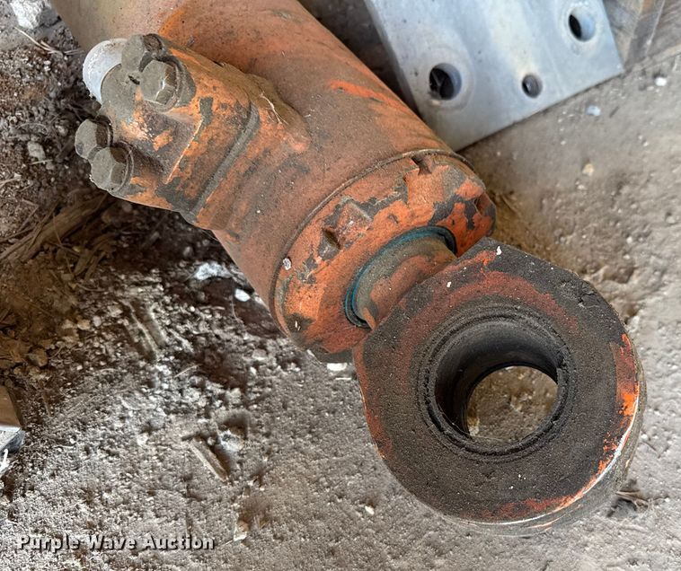 image for item EV1799 1997 Fiat-Hitachi FL145 track loader