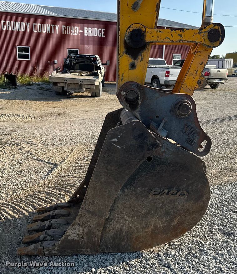 image for item EV1800 1998 JCB JS260L excavator