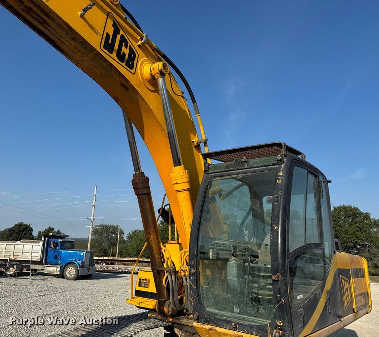 image for item EV1800 1998 JCB JS260L excavator