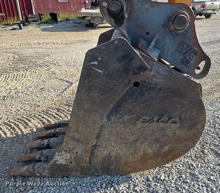 image for item EV1800 1998 JCB JS260L excavator