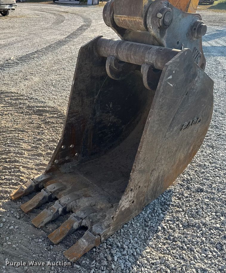 image for item EV1800 1998 JCB JS260L excavator